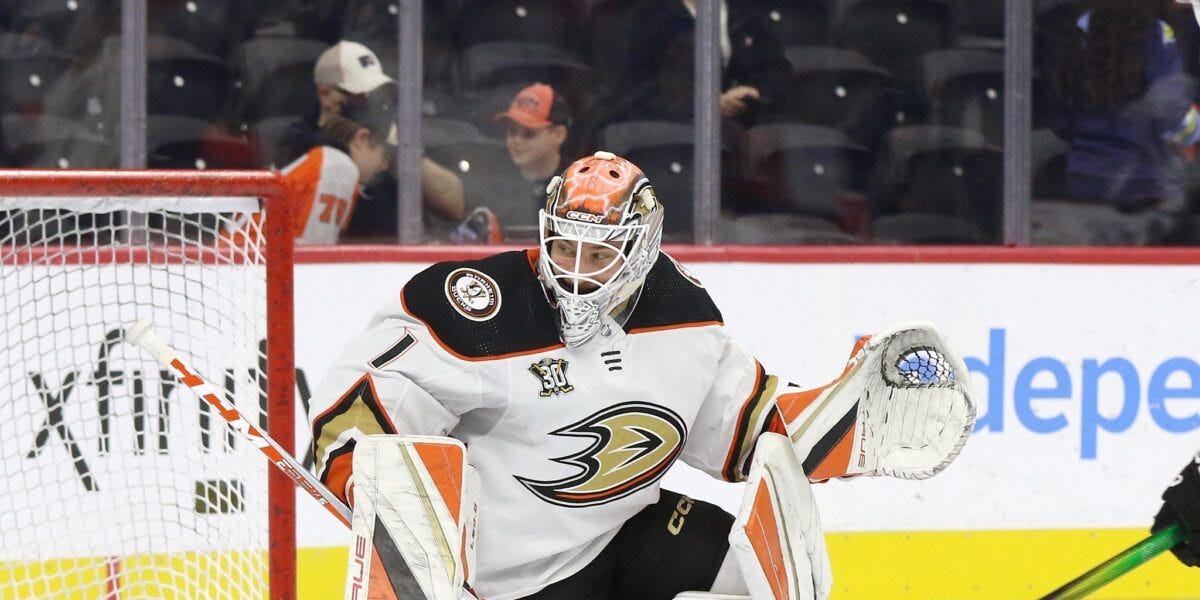 Looking at Impressive Ducks Rookies & Covering the Latest News and Rumors