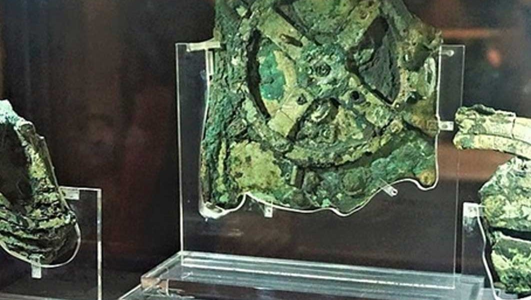 The Antikythera Mechanism: Who Designed the World’s Oldest Astronomical ...