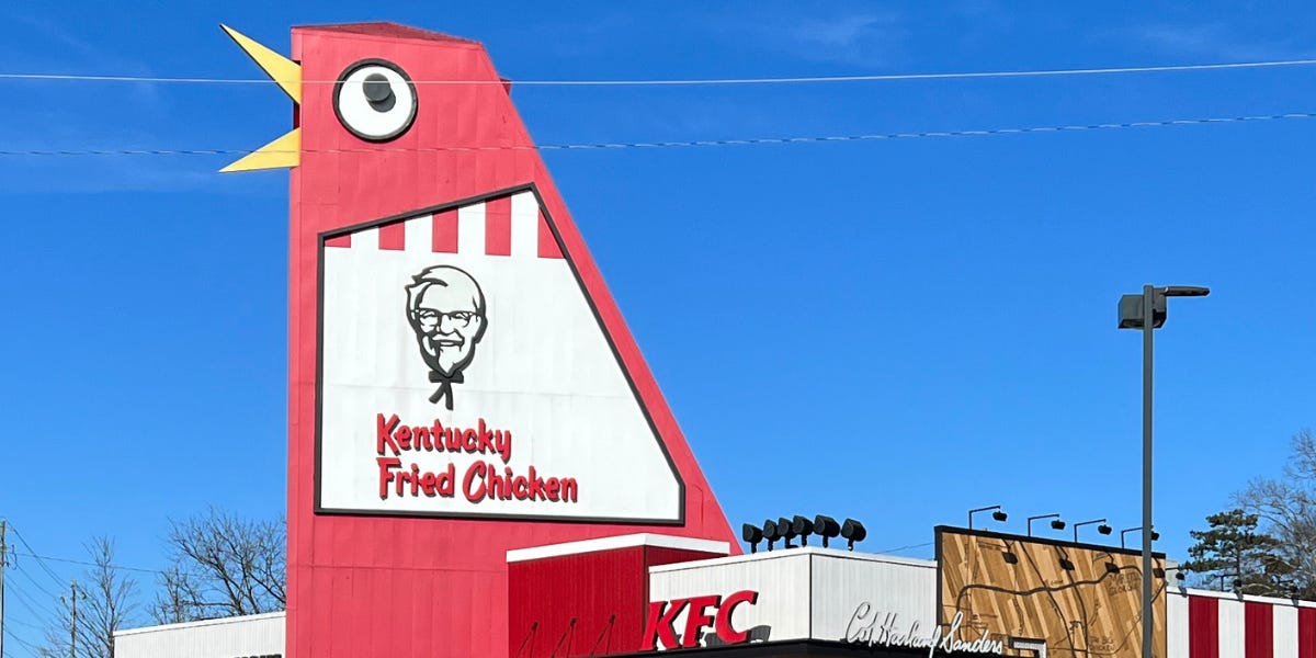 Roadside Relic The Big Chicken in Marietta, a plucky outpost