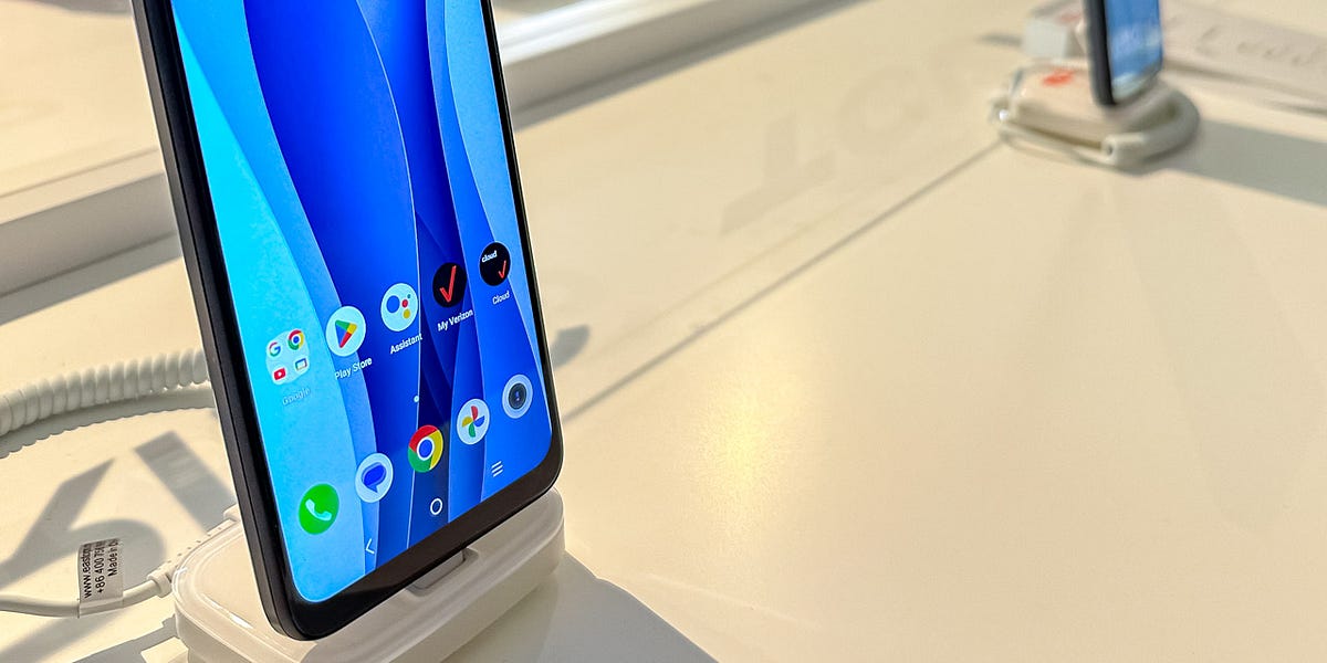 TCL 40 XE 5G handson review the most affordable 5G phone you can buy