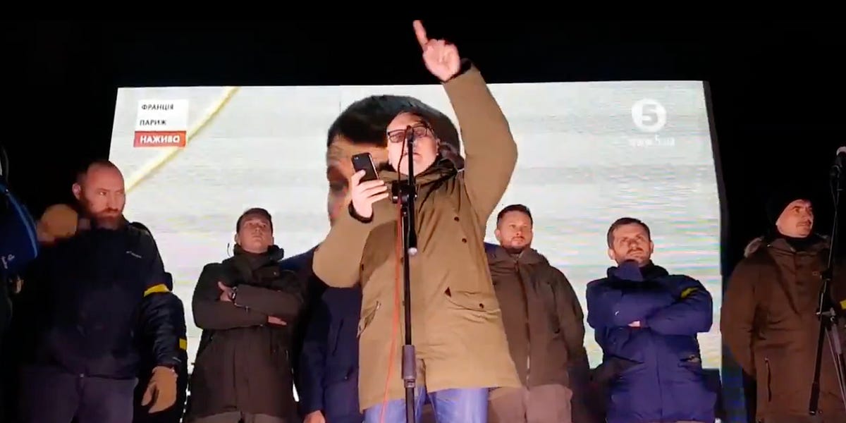 2019-20: 'Zelensky has a choice' - by Moss Robeson