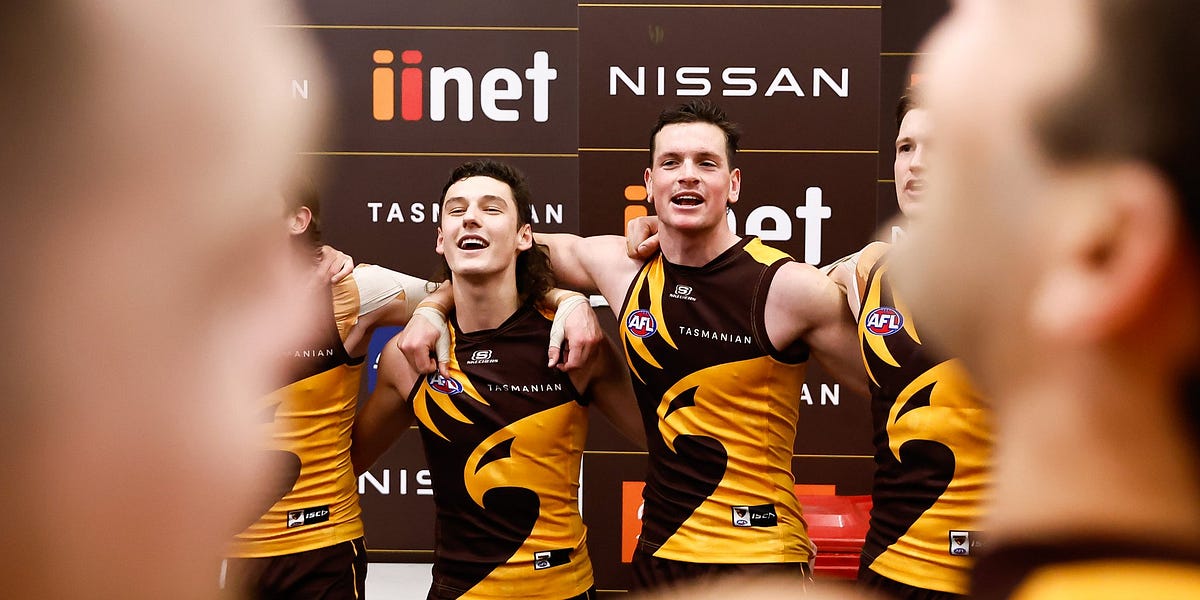 The day we arrived - Hawks Insiders