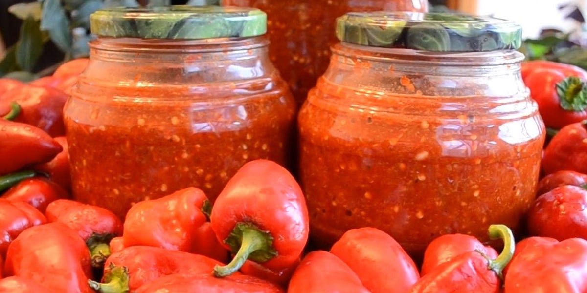 Hot Sauce Recipe (Tomato Based) by Phoenix Layland