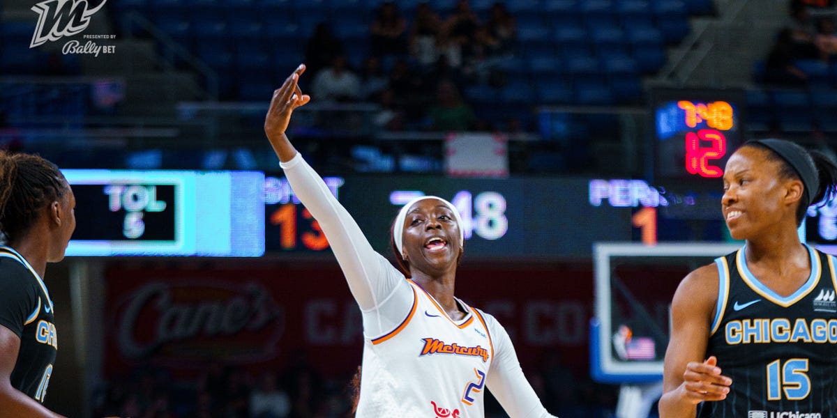 Kahleah Copper shoots the lights out in return to Chicago against