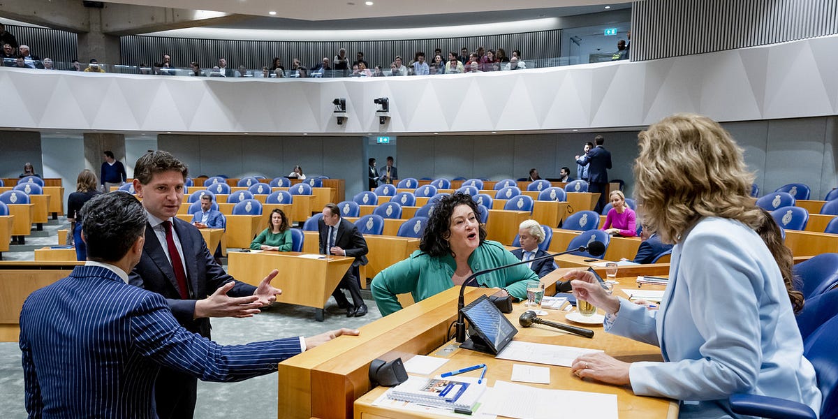 Vandaag in Vrij Nederland: oppositie vs coalitie