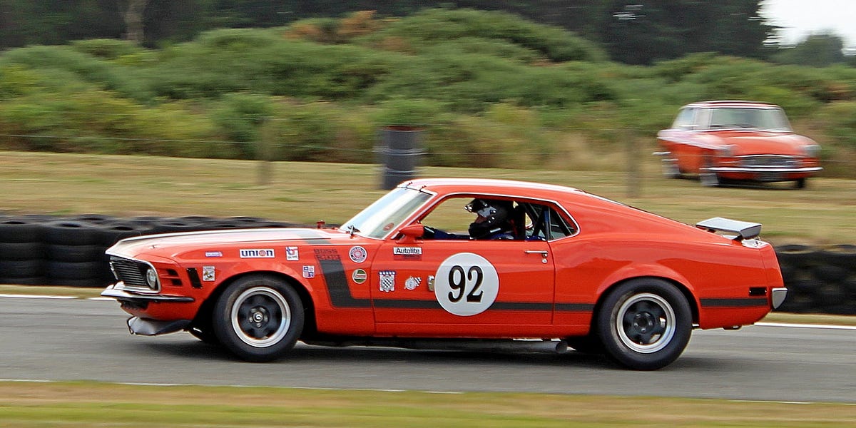 Classic motor racing takes centre stage at Teretonga Park