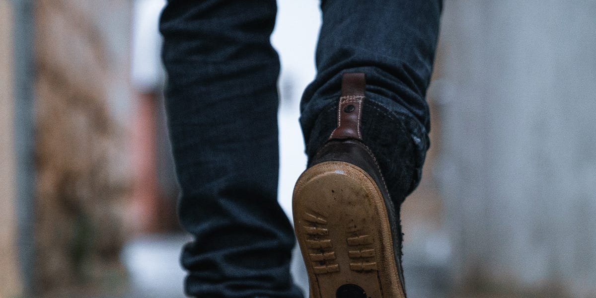 How To Walk With Confidence