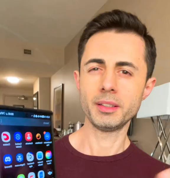 Why your Galaxy battery dies so quickly by Arsen