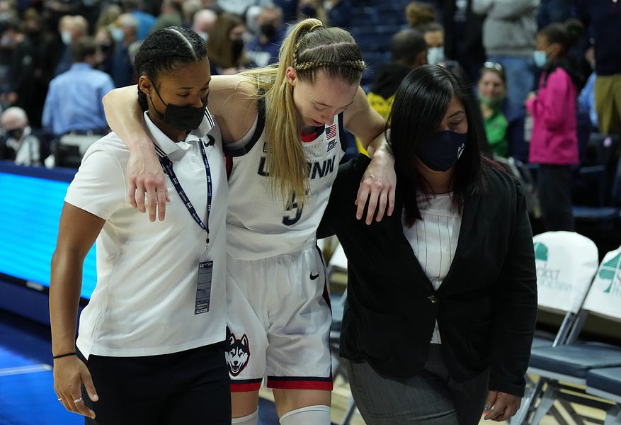 How Will Uconn Navigate This Stretch Without Paige Bueckers 