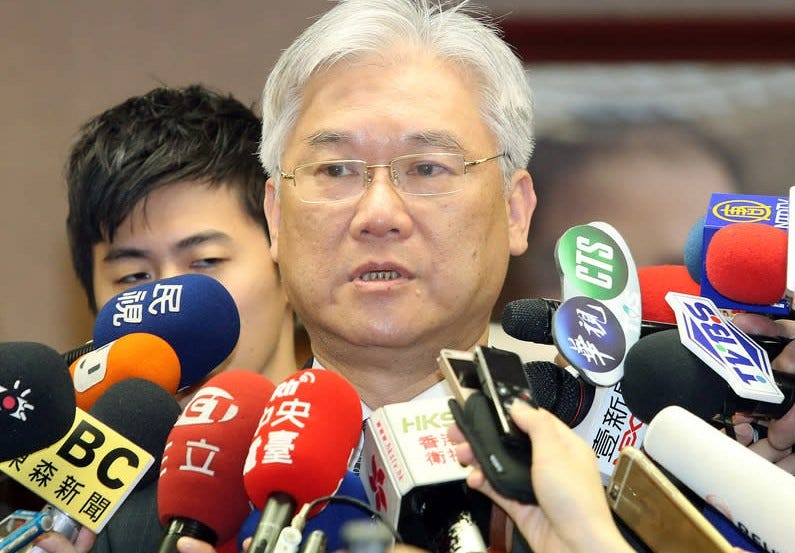 Taiwan's KMT tries its luck at taming the Chinese dragon Taiwan's KMT tries its luck at taming the Chinese dragon