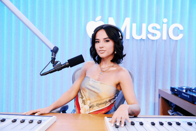 Latin superstar Becky G is the official launch host for Apple Música Uno.