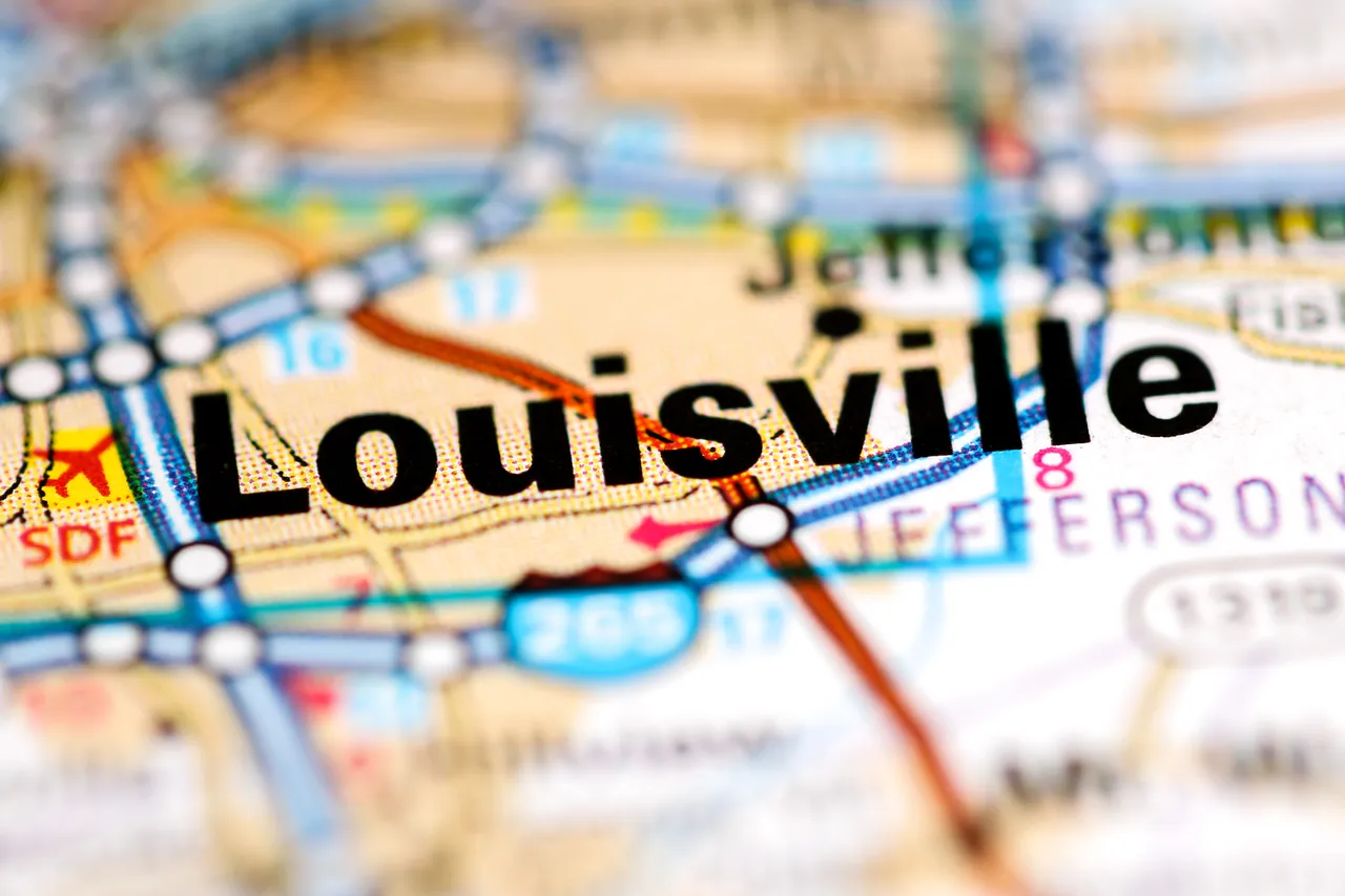 Louisville’s Big Move: Metro area takes step toward an EV municipal fleet (emoltzen.substack.com)