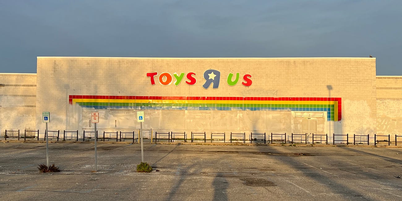 The Retrologist's Notebook: Ghosts of Toys 'R' Us in New York City