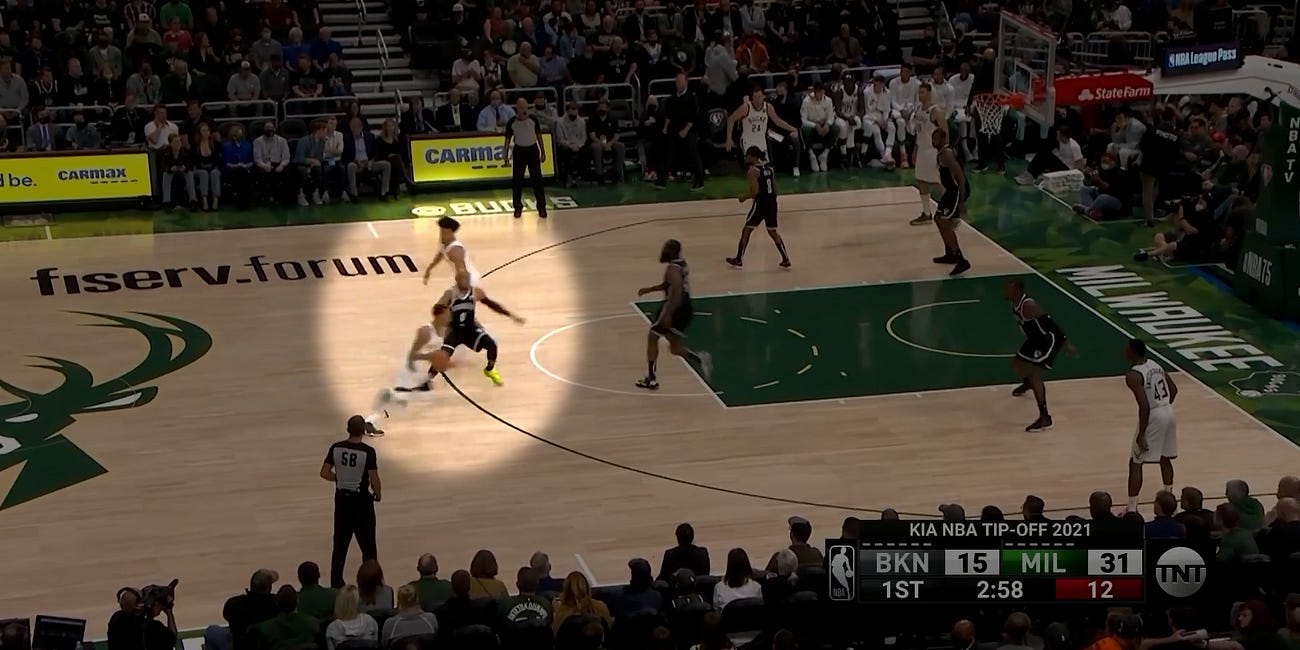 Milwaukee Bucks "Ghost" vs Switching