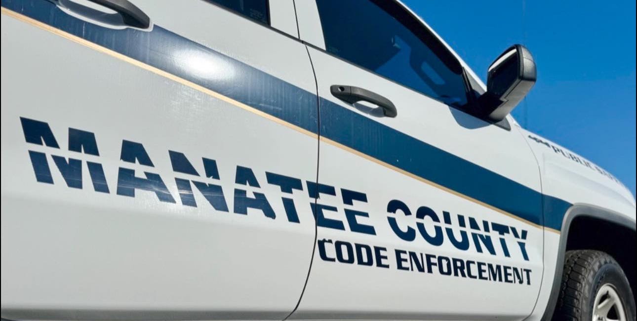 Manatee County Reminds Residents: No Signs Allowed in Right-of-Ways