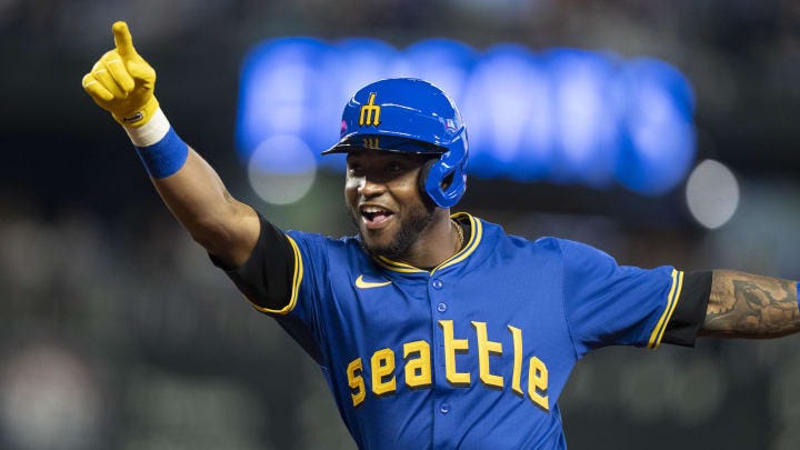 Emergency Podcast: Mariners extend Victor Robles