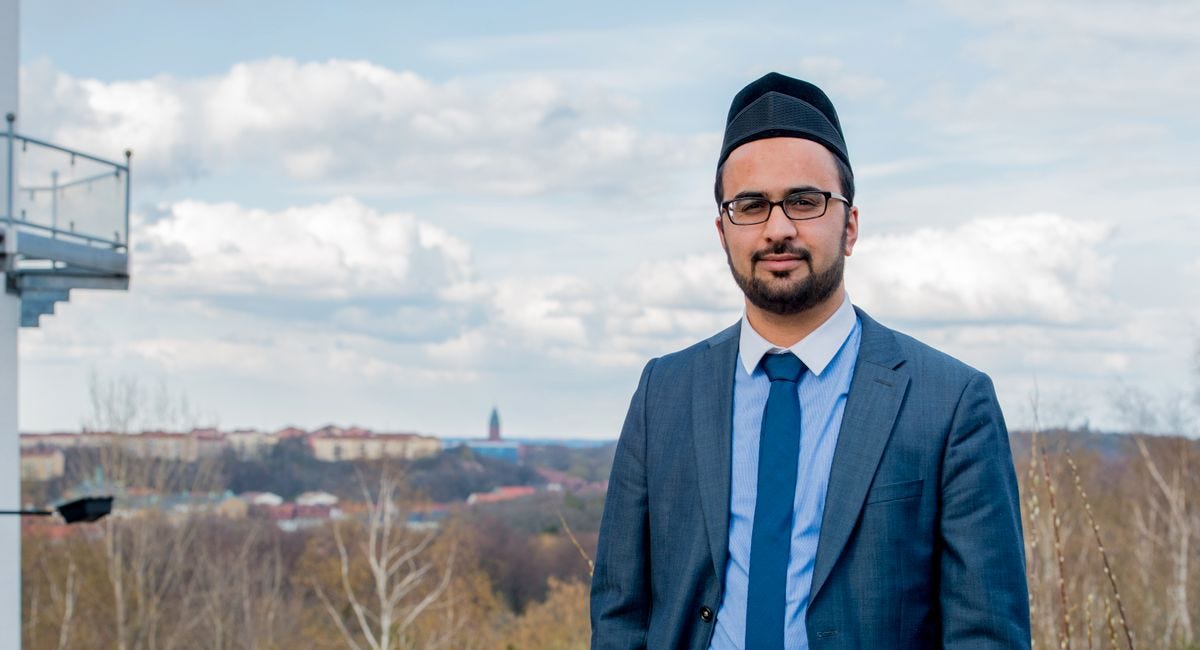 Imam: Därför borde Sverige begränsa koranbränningarna