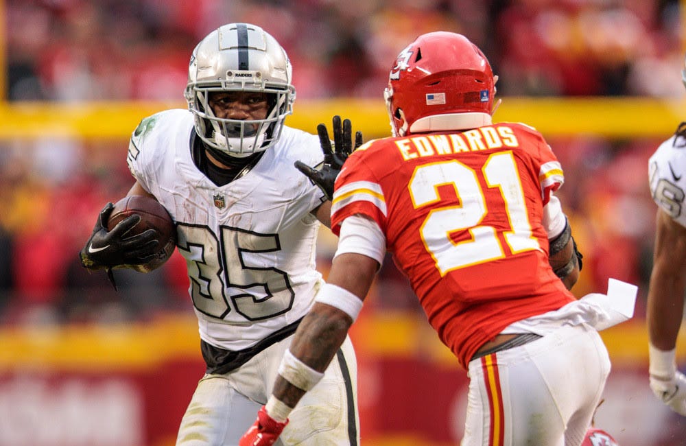 Chiefs fall short against Raiders on Christmas