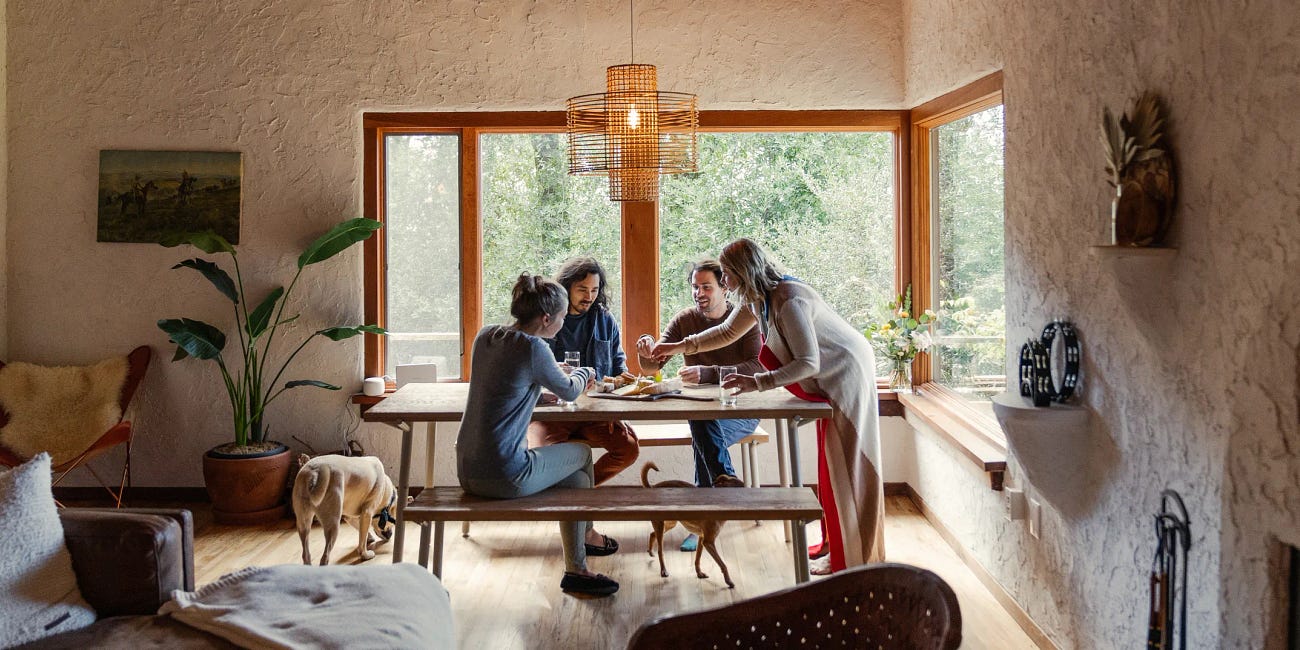 Airbnb FY24 Q1 Earnings: 숙박 규모는 늘어났으나, 상대적으로 일 평균 숙박비의 소폭 성장