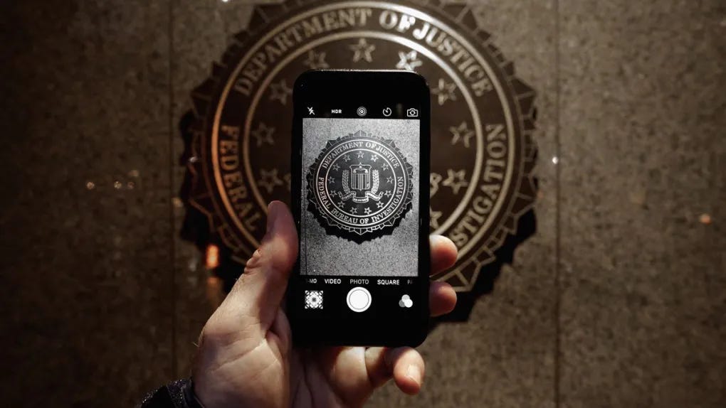 FBI alega que criptografia dificulta a extração de dados de celular