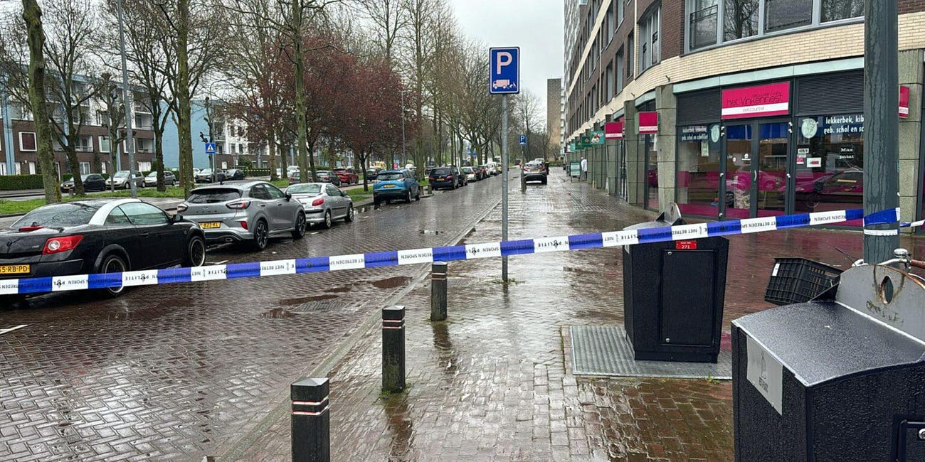 Siersteenlaan Groningen Closed Off, With the Police Allegedly Investigating a Suspicious Package