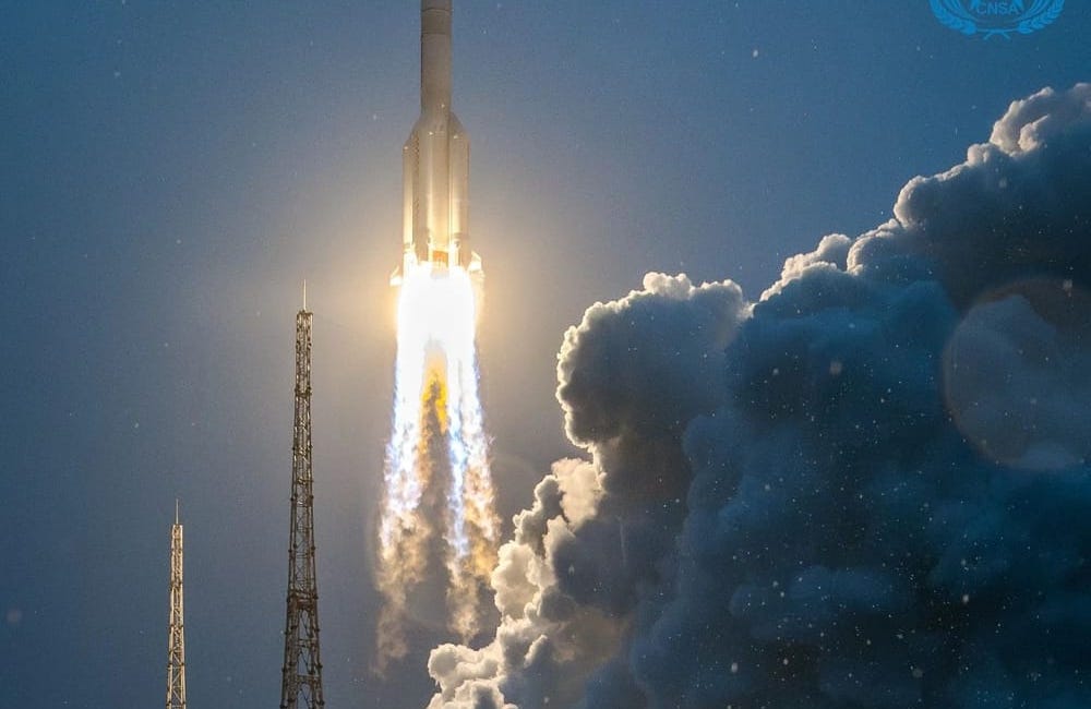 Chang'e 6 is Moon-bound after a perfect launch! [Long March 5 Y8]