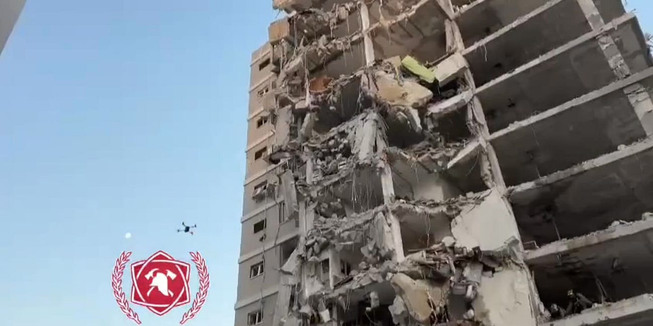 ΑΝΤΙΠΟΙΝΑ ΣΕ ΕΞΕΛΙΞΗ: Σοκαριστικά πλάνα από το χτύπημα πυραύλου του Ιράν νότια του Τελ Αβίβ