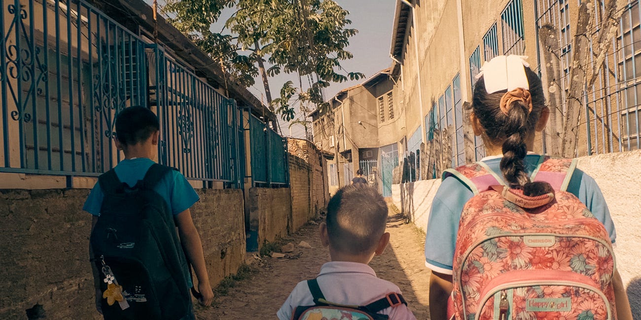 Miles de estudiantes en riesgo de sufrir el calor extremo en Paraguay