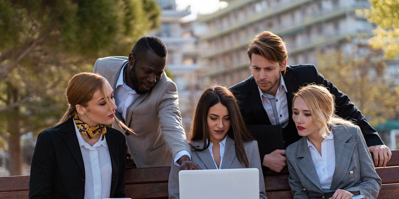 Managing Redundant Knowledge in Venture Development