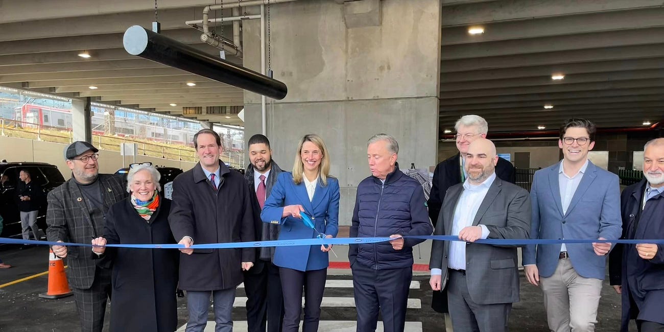 Lamont and Himes Visit Stamford to Celebrate Milestone in Transportation Center Improvements