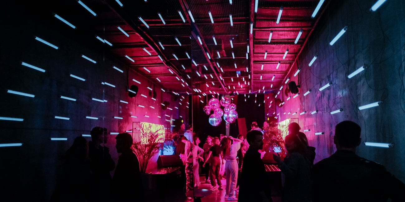 Beyond the bar: how non-alc drinks can redefine social spaces