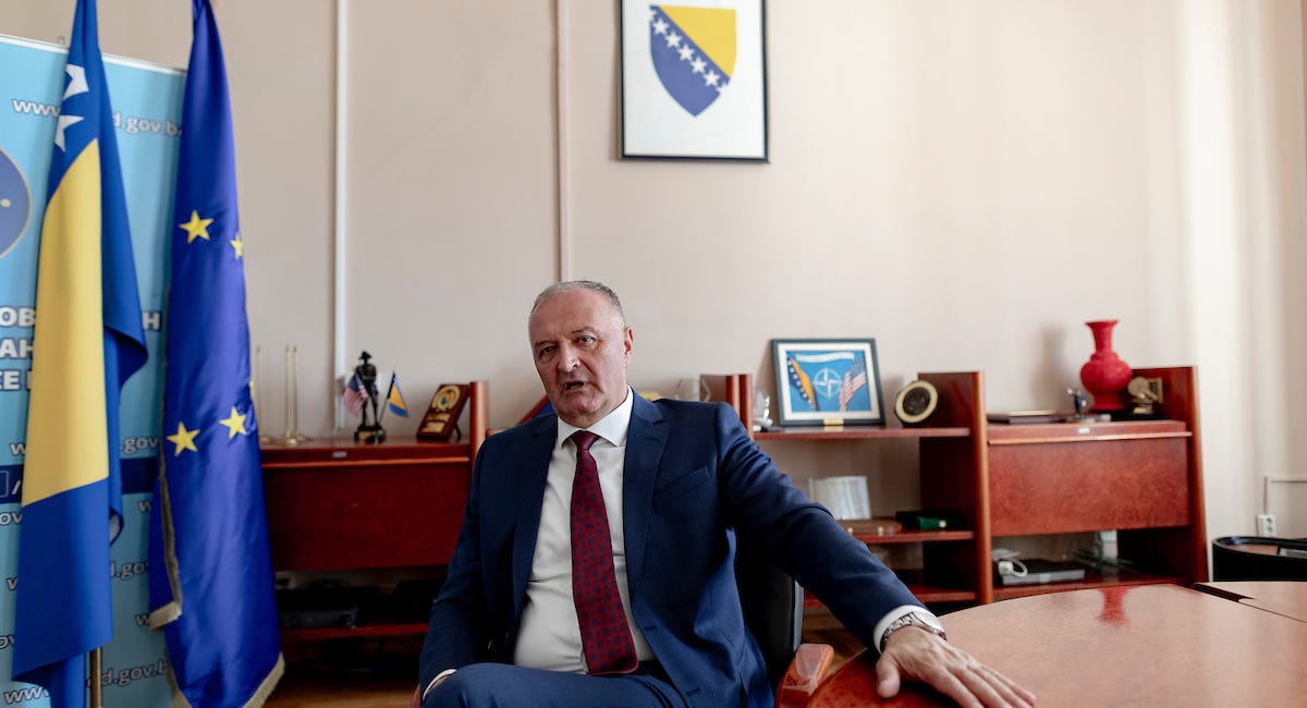 Shefi i Mbrojtjes së Bosnjës paralajmëron për rreziqet e shkëputjes