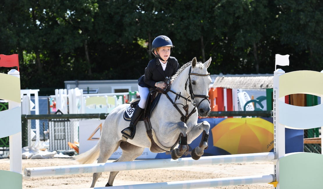 Local show jumpers claim RDS ribbons