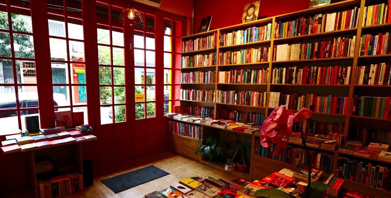 📙 Guia Paulicéia: 11 livrarias de rua em São Paulo