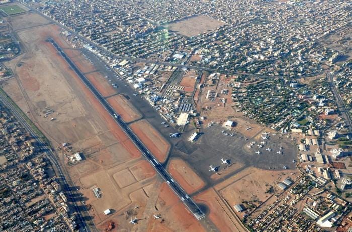 Un aeroporto in centro città