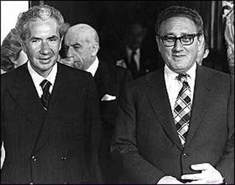 Pillola blu o Ross? (ep. 26): incontri con Mr. Poffo. Il default USA, le elezioni in Turchia e Henry Kissinger