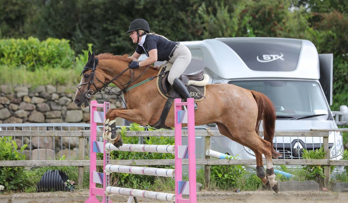 Mackey takes red at Connell SJI show