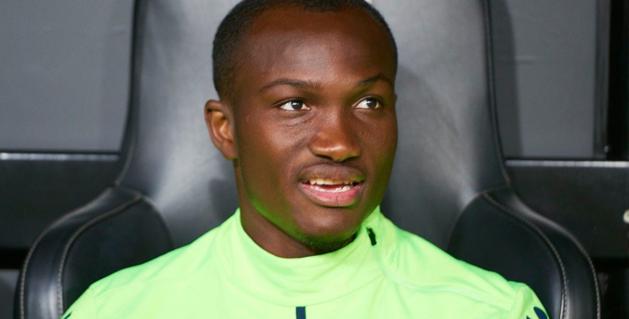BREAKING: Former FC Zurich player Raphael Dwamena (28 years old) has just passed away after collapsing on the pitch in the Albanian League; this is tragic! did Dwamena die due to the mRNA technology 