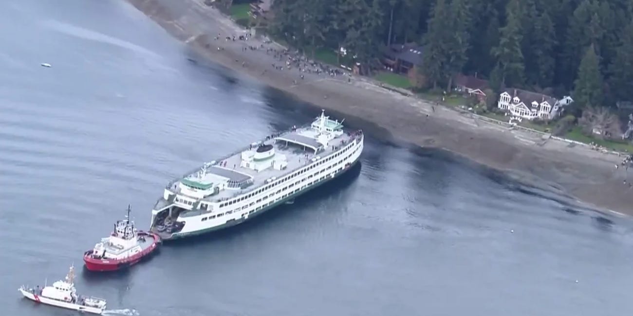 BREAKING NEWS IN SEATTLE--ferry runs aground with 600 passengers