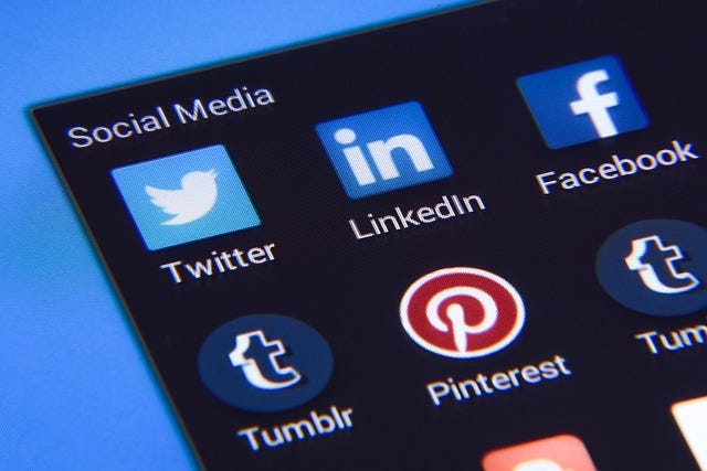 The “Ask Lewis” How to Master Social Media Marketing Course