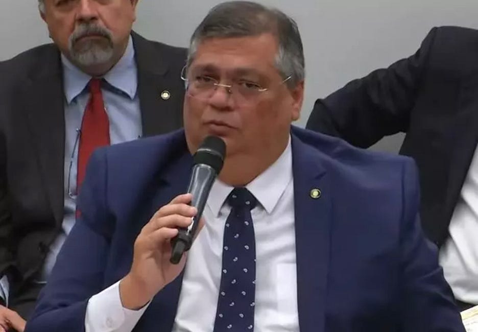 Sem votos, Dino diz que STF e governo vão regular internet na marra