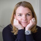 Emilia Töyrä: Hillary tar bladet från munnen