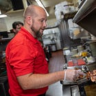 50 años de Fryn': el emblemático restaurante Fryn' Pan de Sioux Falls celebra su longevidad y la lealtad de sus clientes