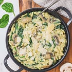 One pot à l’orzo crémeux, épinards et champignons