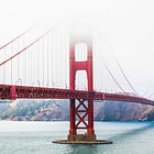 Thay vì ép buộc, hãy dẫn dắt: Bí quyết để giúp độc giả cam kết với hành trình thay đổi!