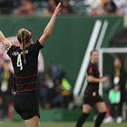 Becky Sauerbrunn re-signs with Portland for one more year