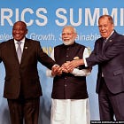 Οι BRICS δ ε ν ανταγωνίζονται το τραπεζικό μονοπώλιο των Rothschild... Ούτε στο ελάχιστο.