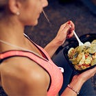 Cum combin fasting cu exercițiile fizice să construiesc musculatură?