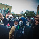 Maskerade Palestinaextremister förföljer riksdagsledamot: "Din jävla mördare!"