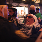 Palestinaaktivister saboterar terrordådets minnesstund och stoppar kollektivtrafiken